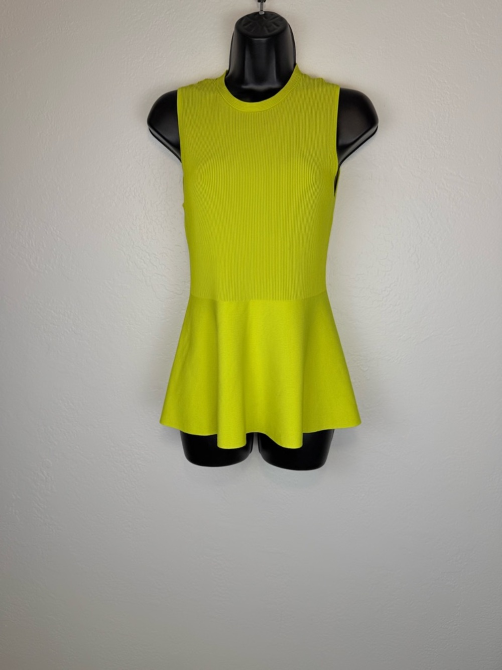 Theory Marigold Yellow Sleeveless Ribbed Peplum Knit Top M ChicOffice Minimalist